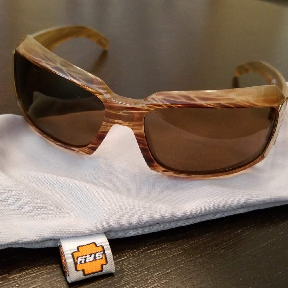 Spy Cleo Bone Stripe Tortoise Frame/Bronze Polariz